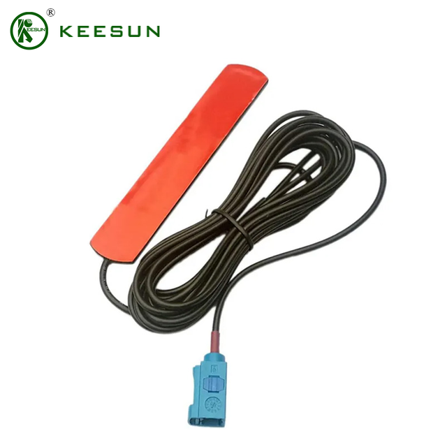 GP00012 | 2.4~5.8G 5dBi Patch Antenna with RG174 Black Cable to FAKRA Connector