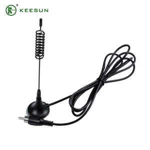 Su00012 | 4000 ~ 5000MHz Antenna magnetica 4DBI con cavo RG174 a connettore